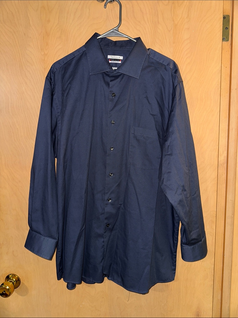 Men’s Van Husen button down dress shirt